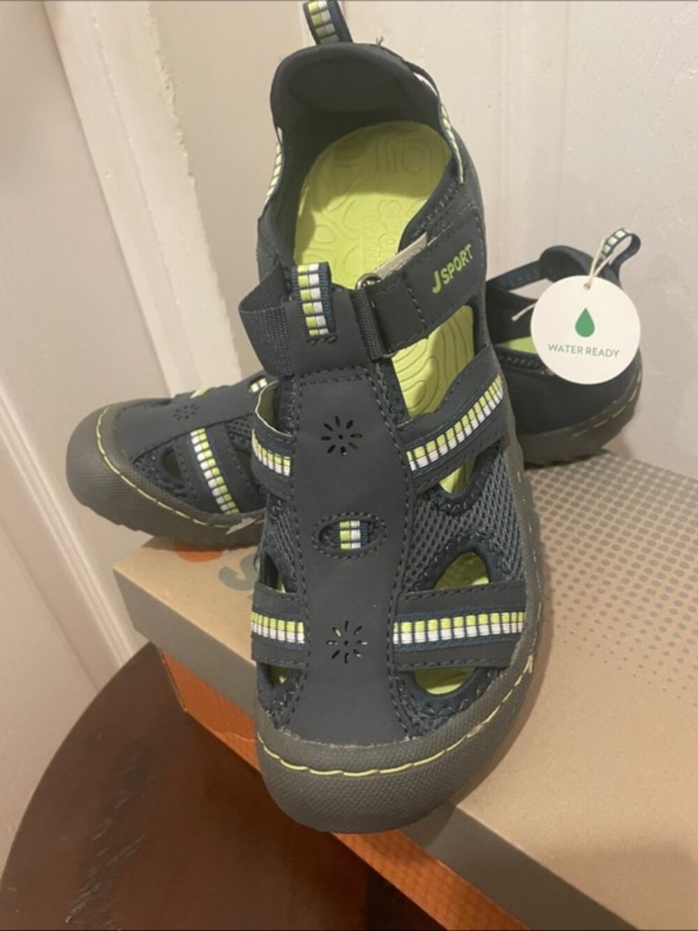 J-SPORT NWT size 8M REGATTA SLIP-ON NAVY COLOR SANDALS